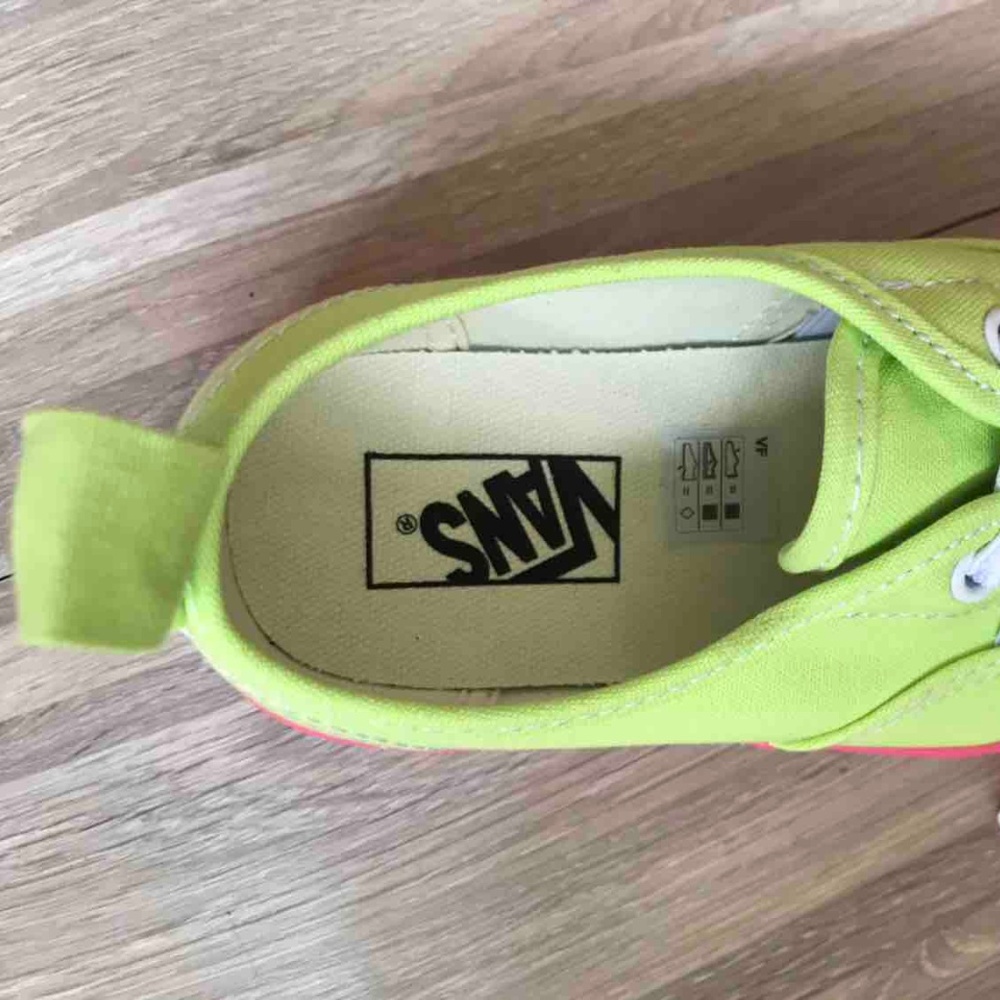 NWT VANS Authentic Elastic Brain Wall Green Kid’s - Picture 5 of 8